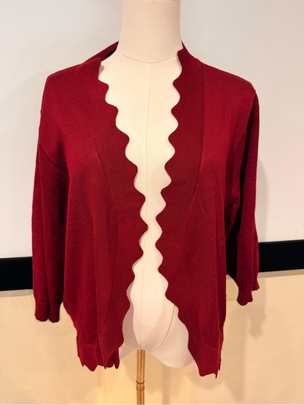 Women's Scallop-Edge Open Cardigan Sweater - Deep Red